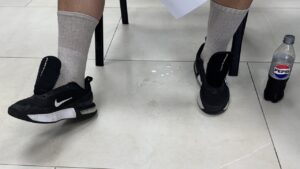 Shoes without laces